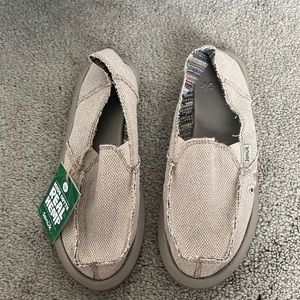 Sanuk shoes brand new with tags